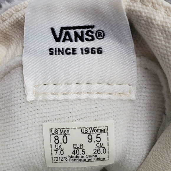 NWT Vans x Free People U Sk8-Hi Faux Fur Sneakers in Gray - Picture 11 of 12